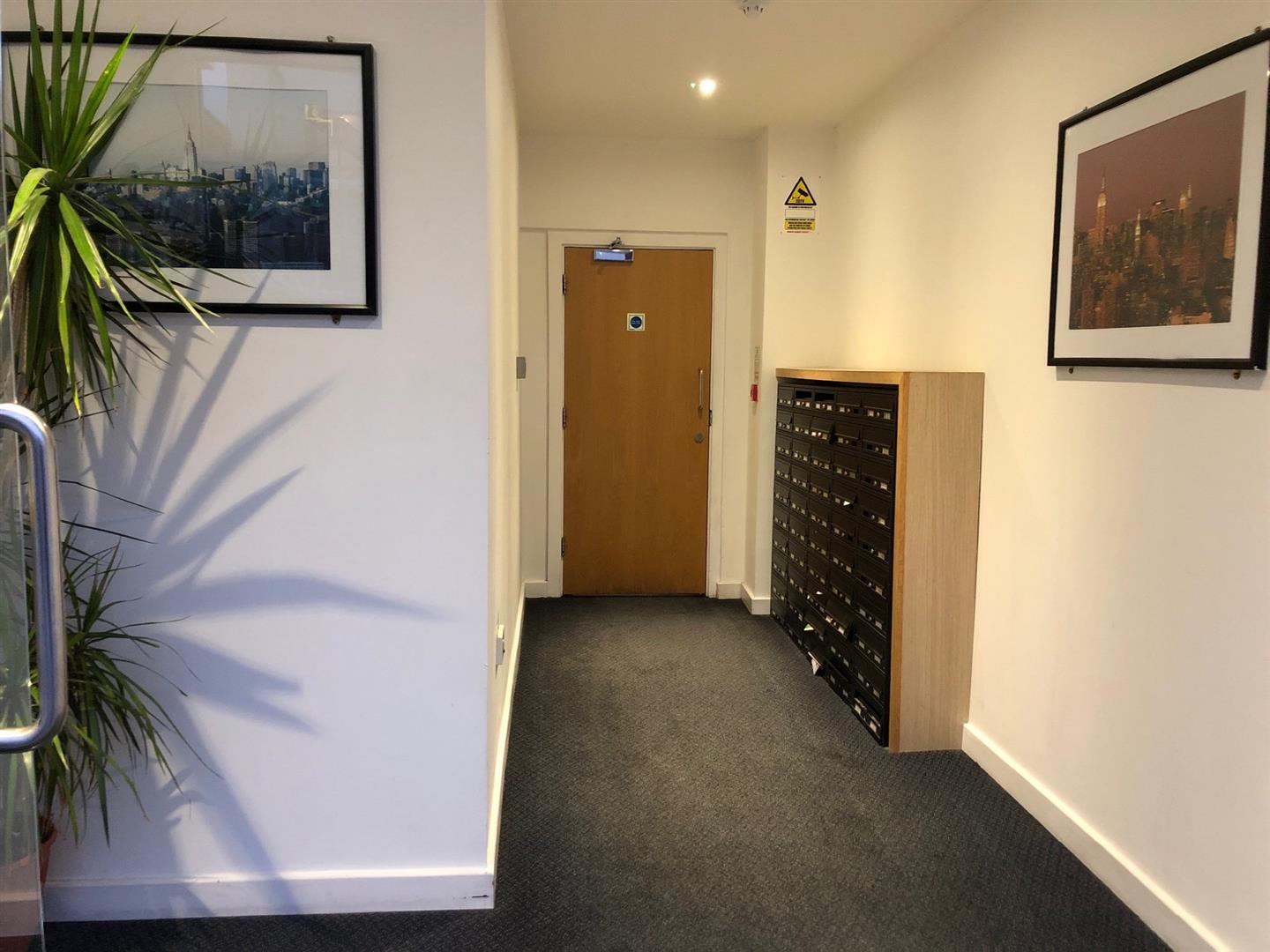 Flat Montem Road in Greater London
