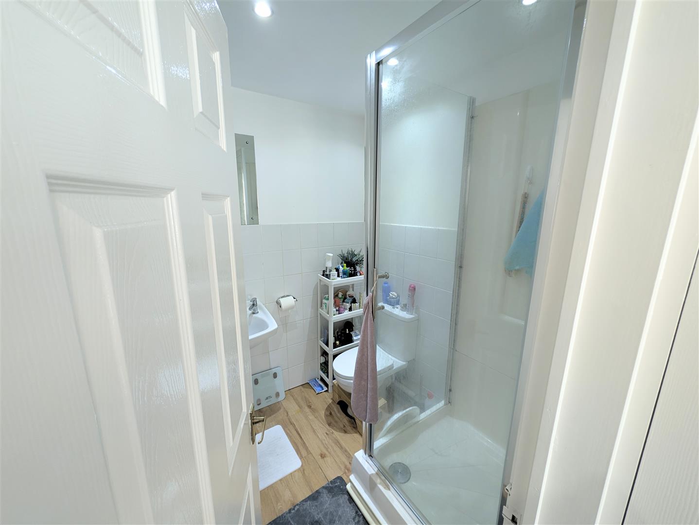 Flat Montem Road in Greater London