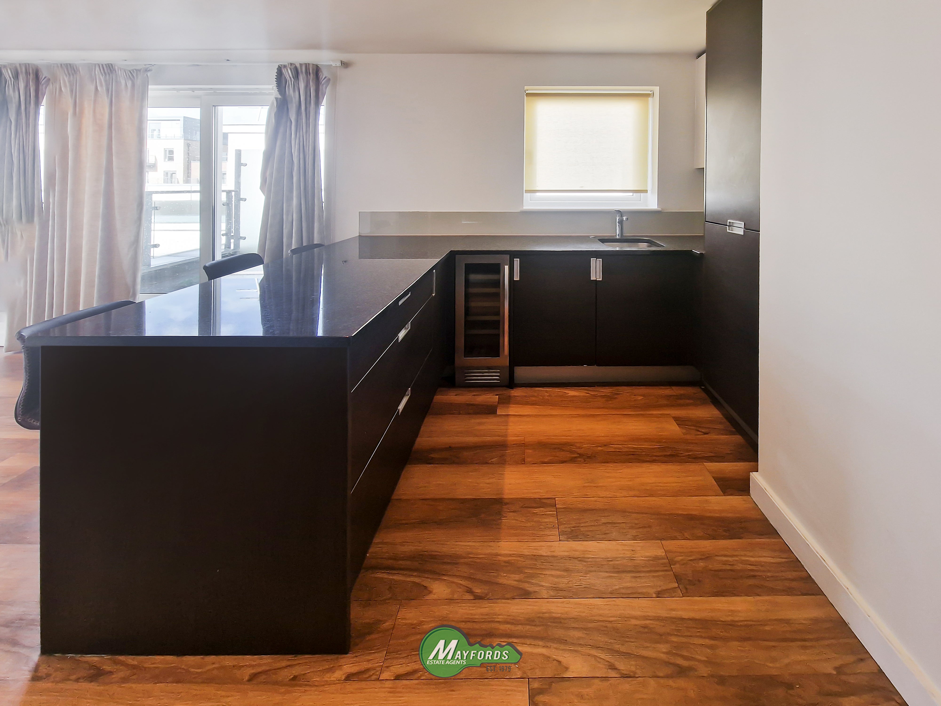 Flat Commander Avenue in Greater London
