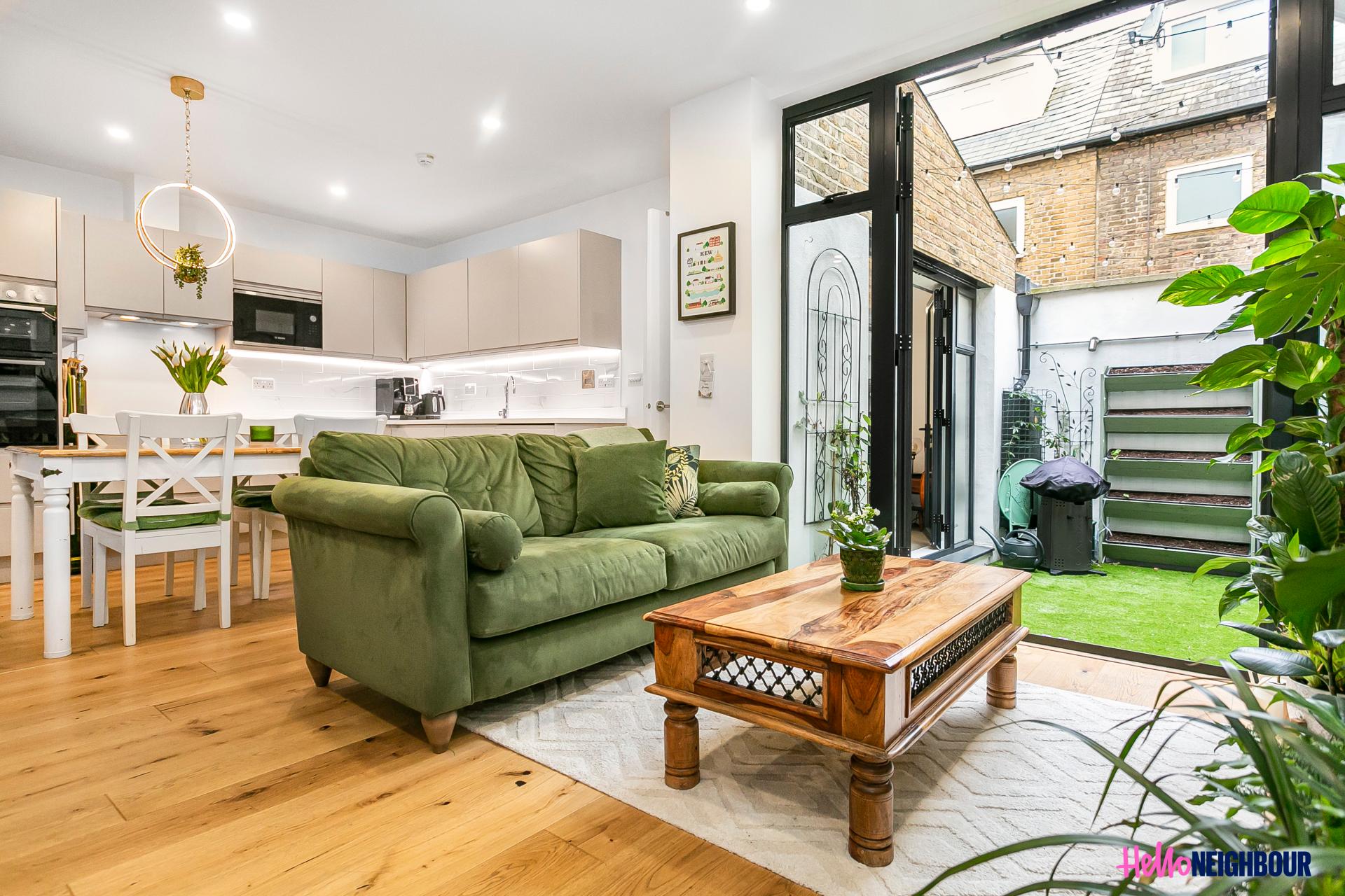 Flat Sandycombe Road in Greater London