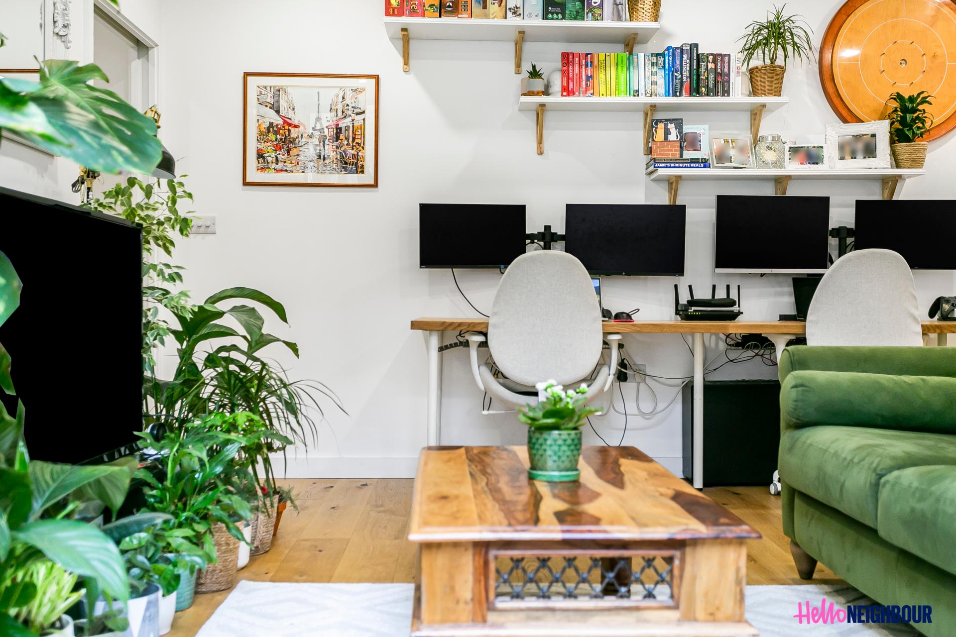 Flat Sandycombe Road in Greater London
