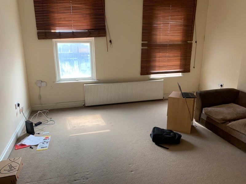Room High Street Colliers Wood in Greater London