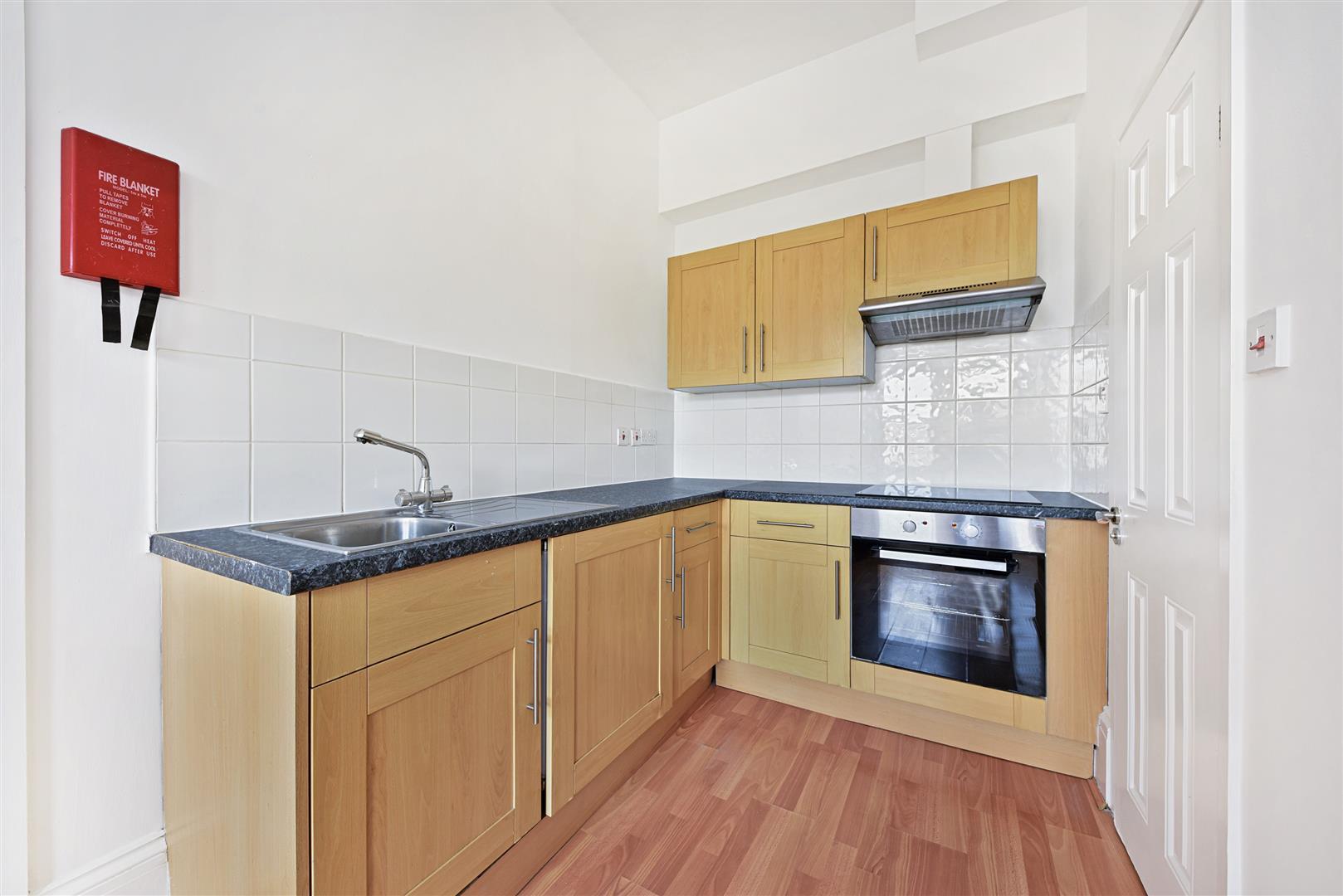 Flat Holland Road in Greater London