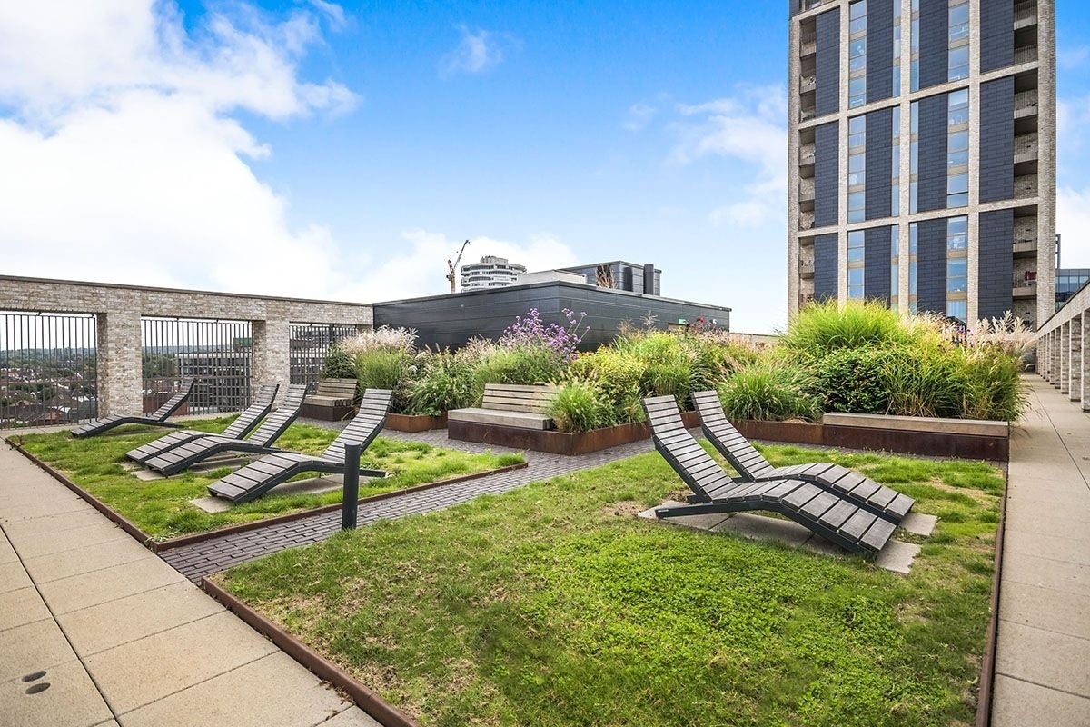Flat Ruskin Square in Greater London