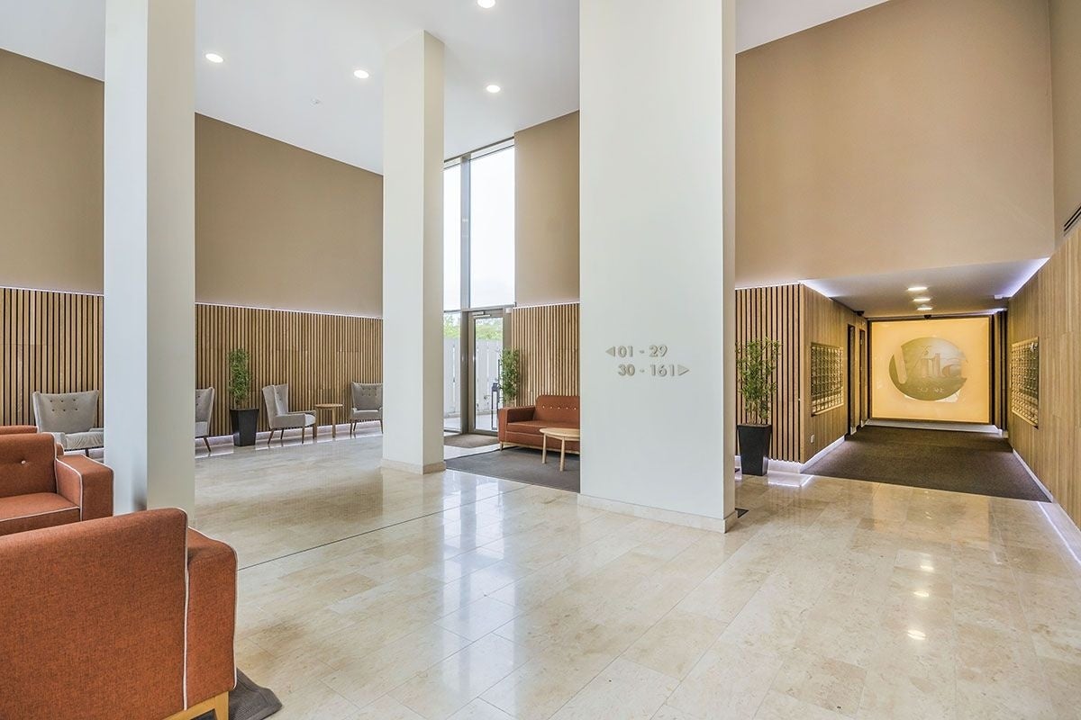 Flat Ruskin Square in Greater London