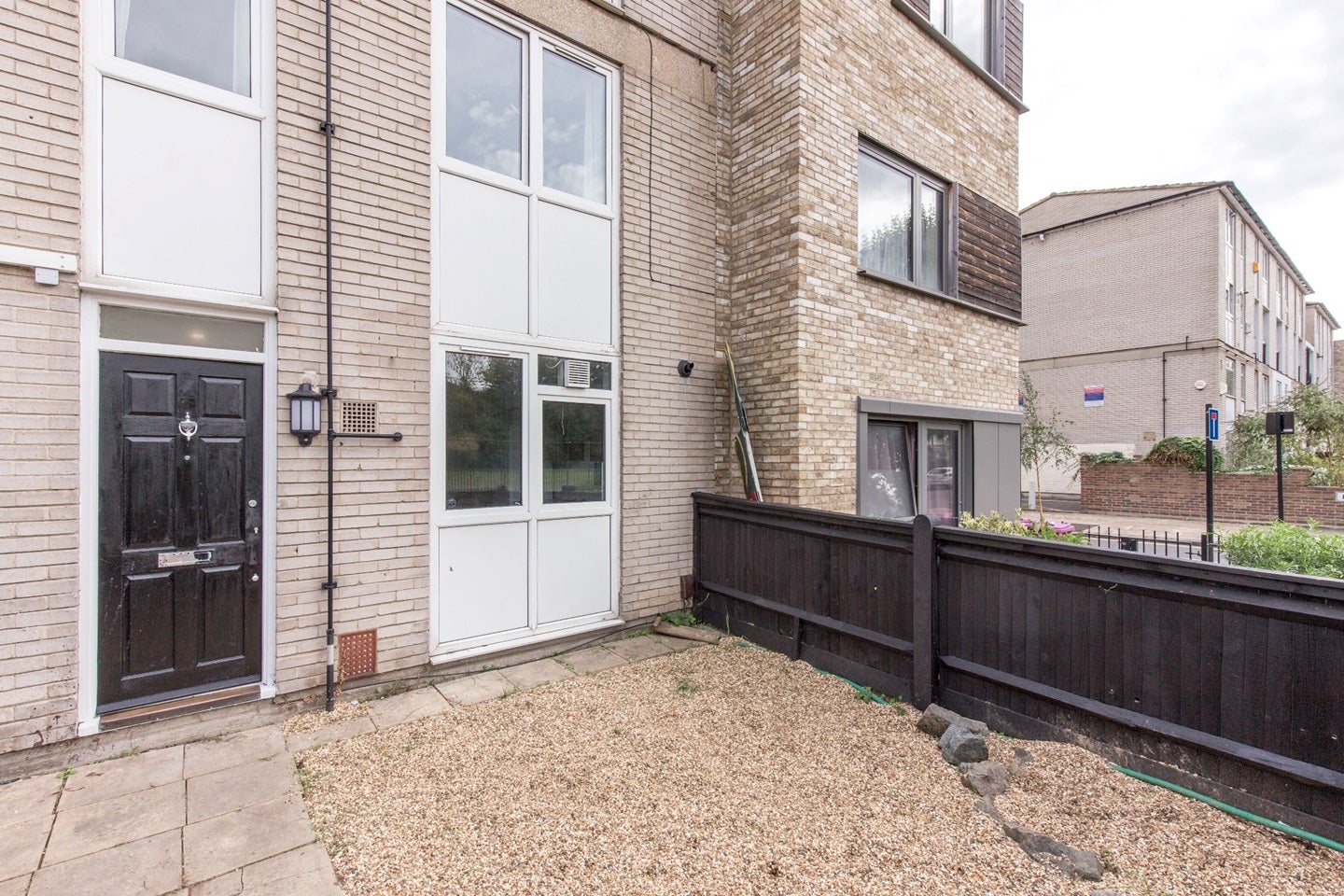 Flat Stebondale Street in Greater London