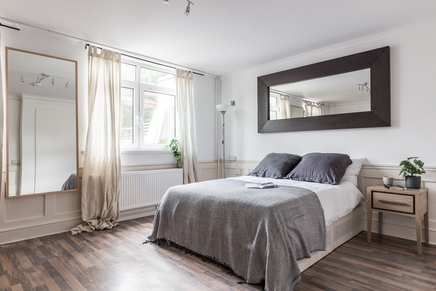 Flat Stebondale Street in Greater London