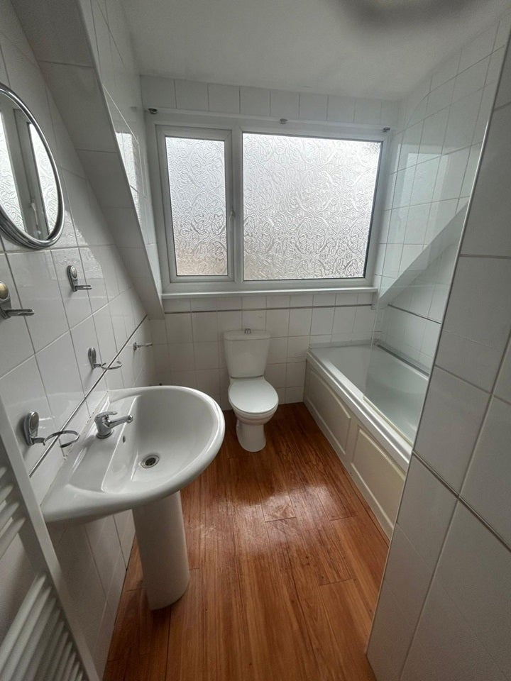 Flat Redburn Road in Bradford