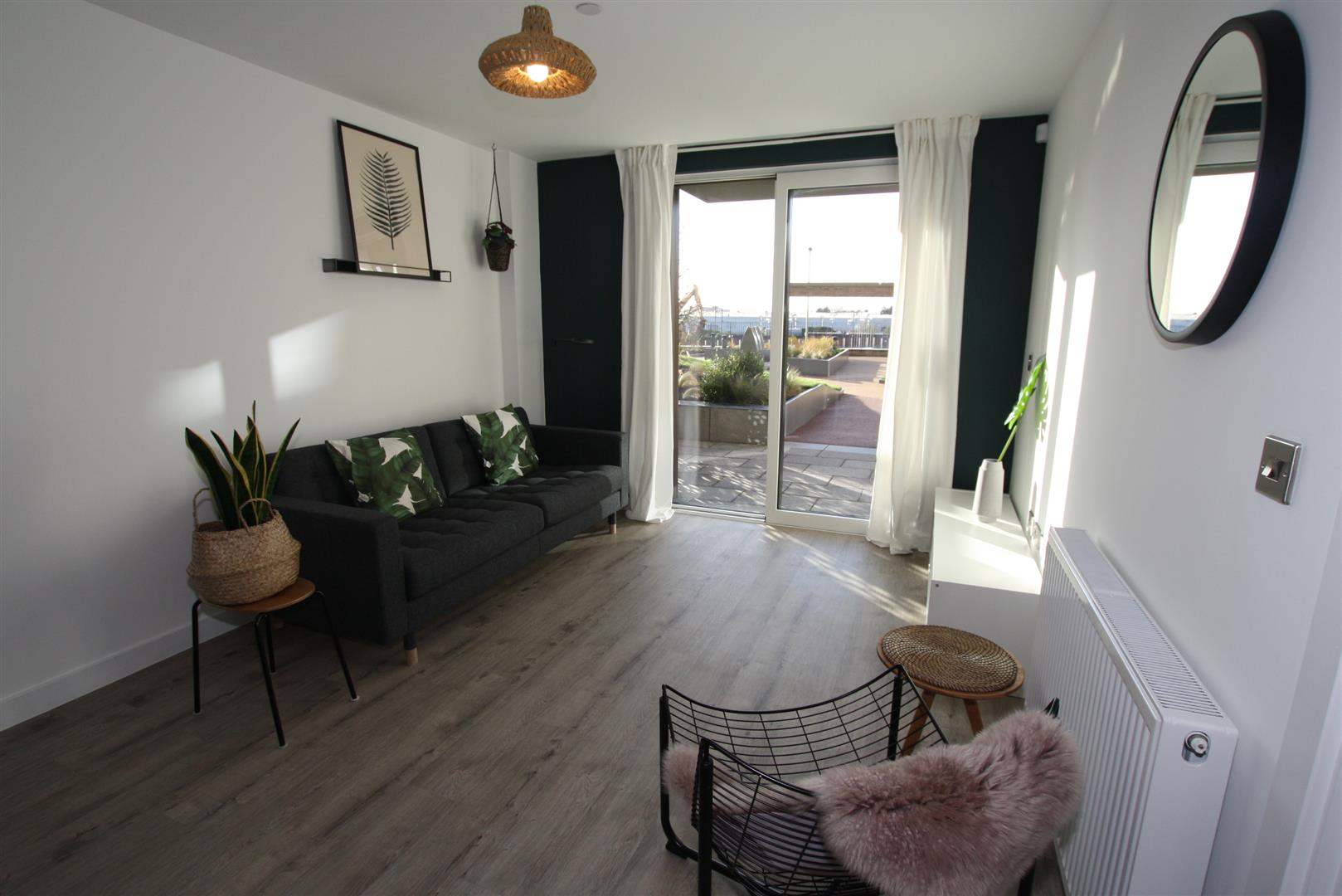 Flat Waterview Lane in Salford