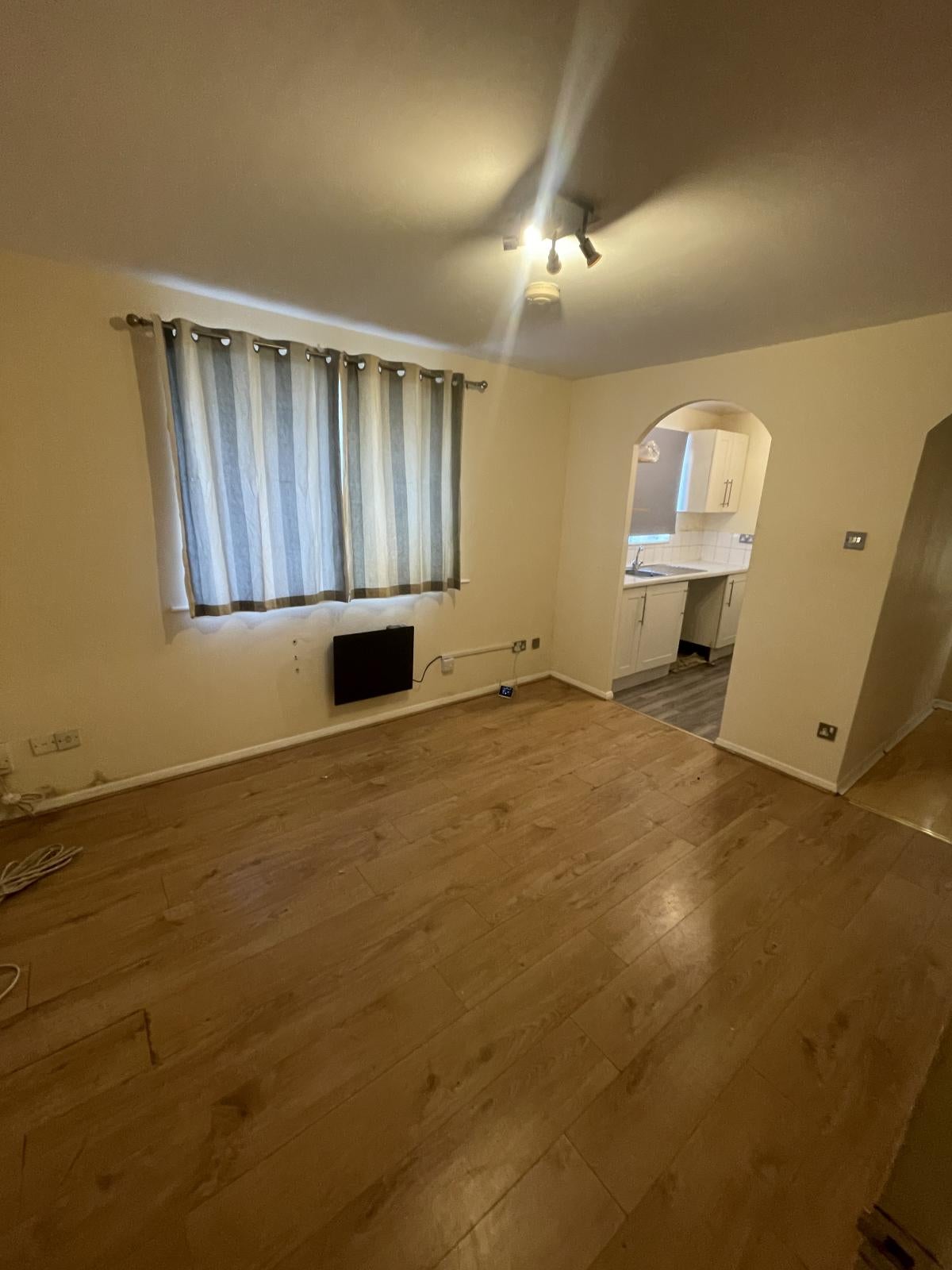 Flat Magpie Close in Greater London