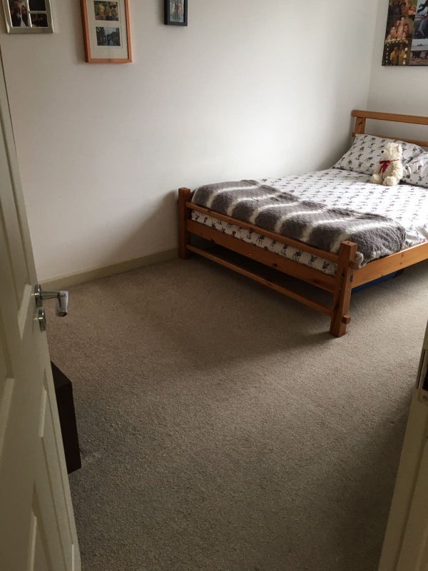 Room Sturrock Close in Greater London