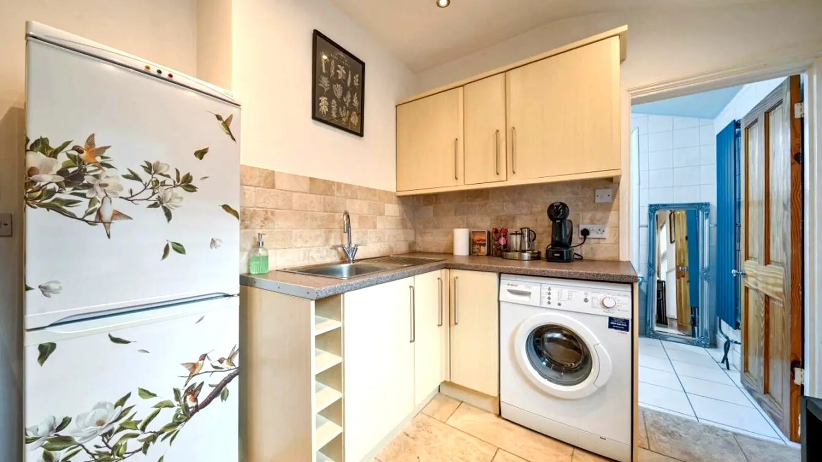 Flat Brookdene Road in Greater London