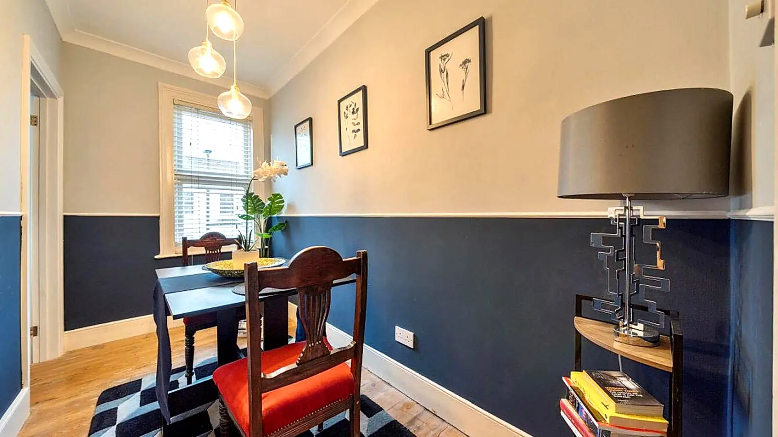 Flat Brookdene Road in Greater London