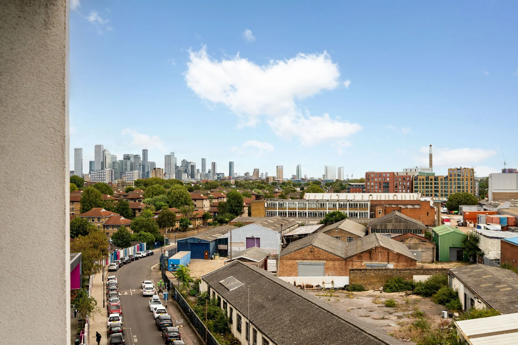Flat Rotherhithe New Road in Greater London