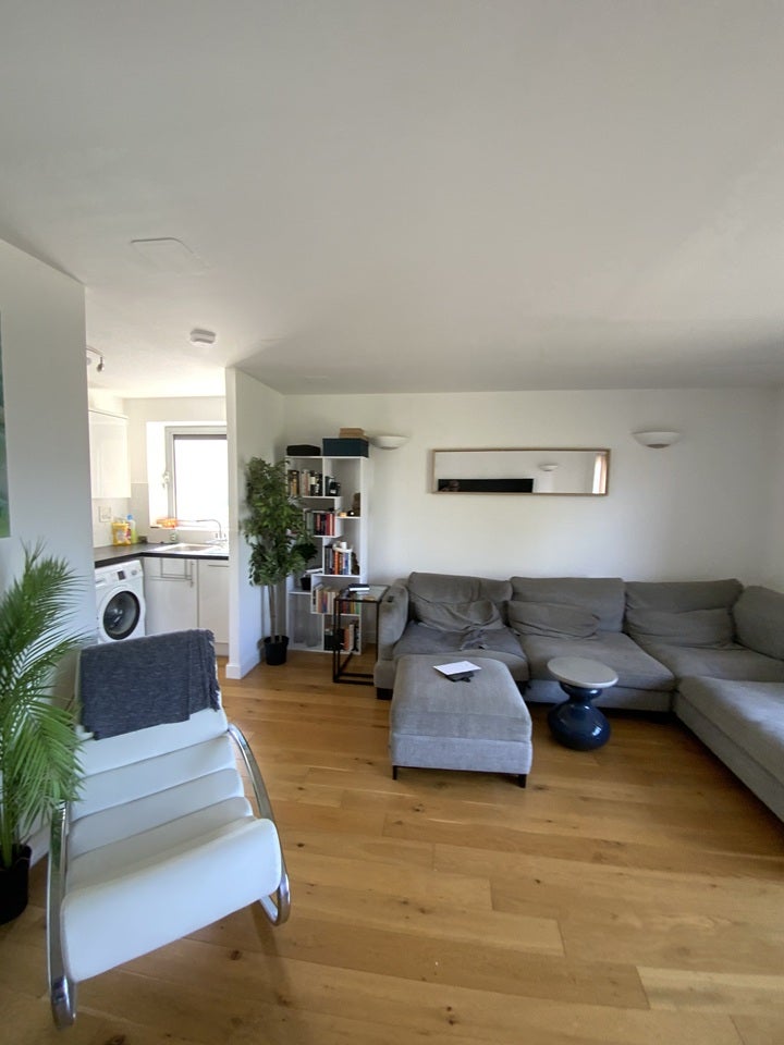 Flat Merbury Close in Greater London