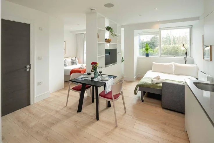 Flat Olympic Way in Greater London
