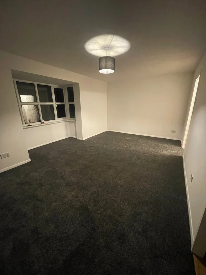 Flat Knights Manor Way in Dartford