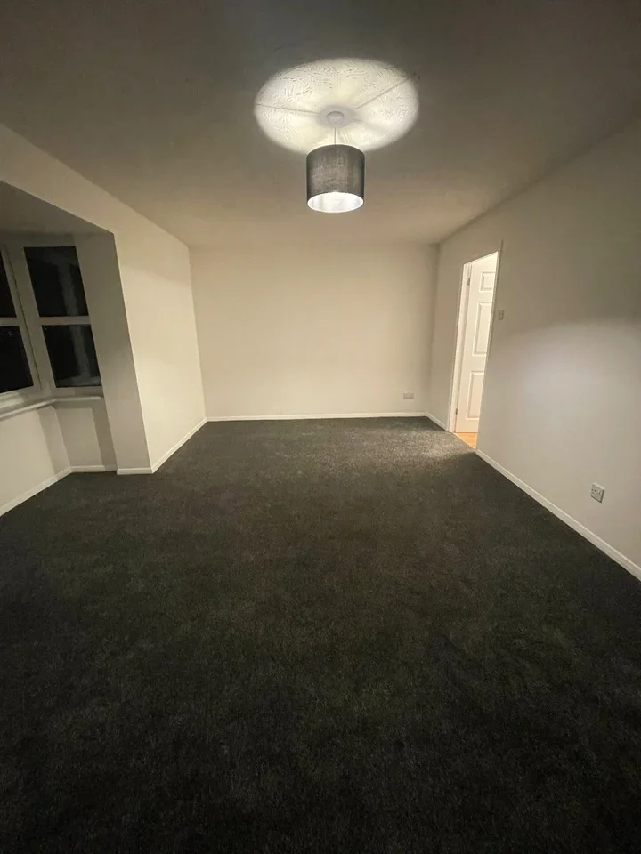 Flat Knights Manor Way in Dartford