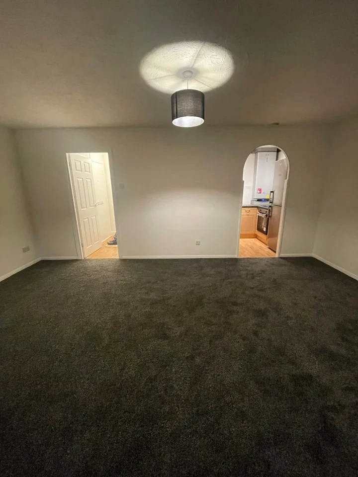 Flat Knights Manor Way in Dartford