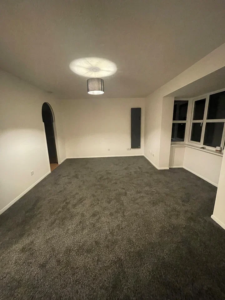 Flat Knights Manor Way in Dartford