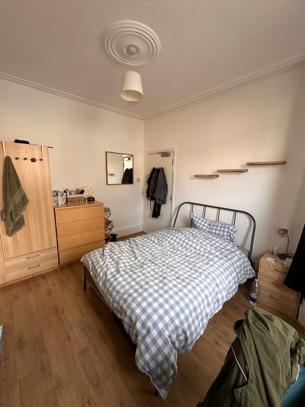 Room Cobham Road in Greater London