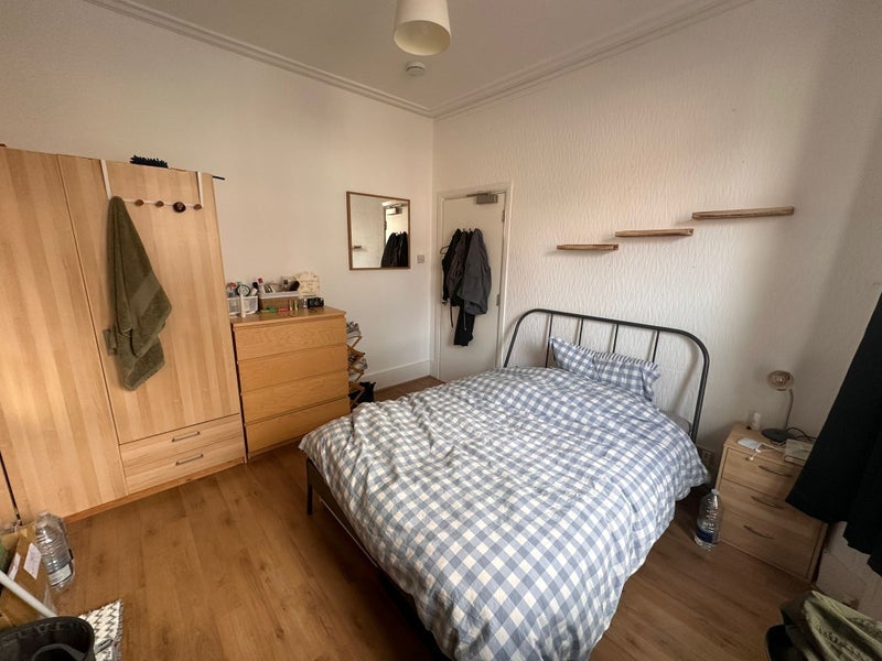 Room Cobham Road in Greater London
