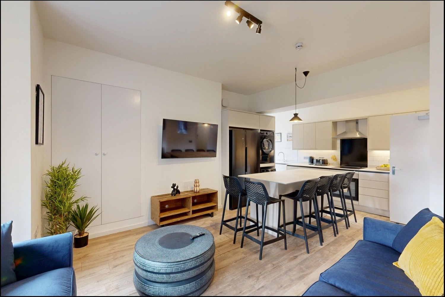 Flat Chestnut Avenue in Leeds