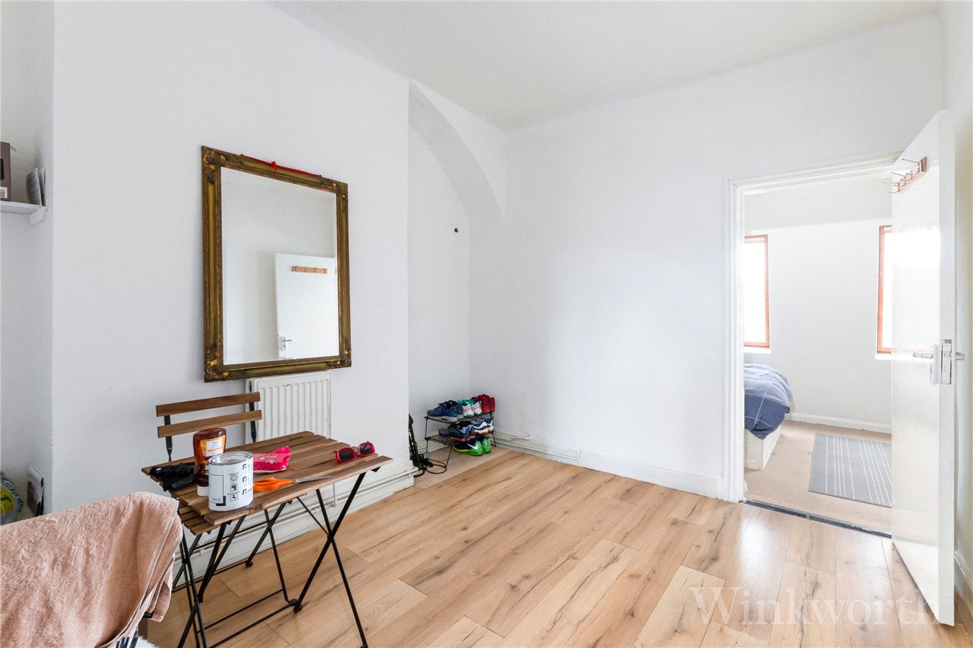 Flat Peckham High Street in Greater London
