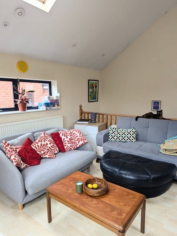 Room Streatham High Road in Greater London