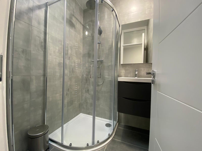 Room Clarence Gardens in Greater London