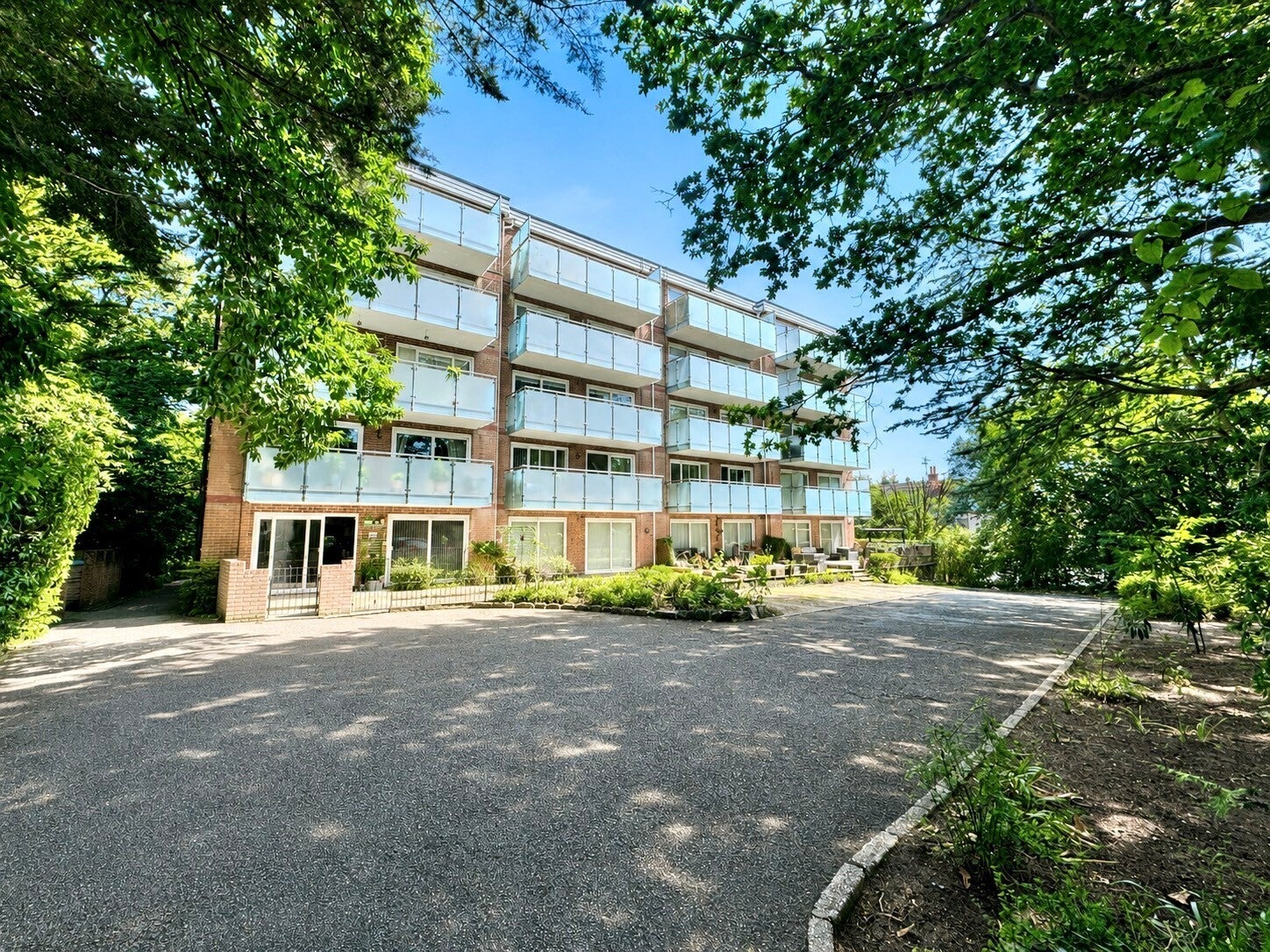 Flat Surrey Road in Bournemouth