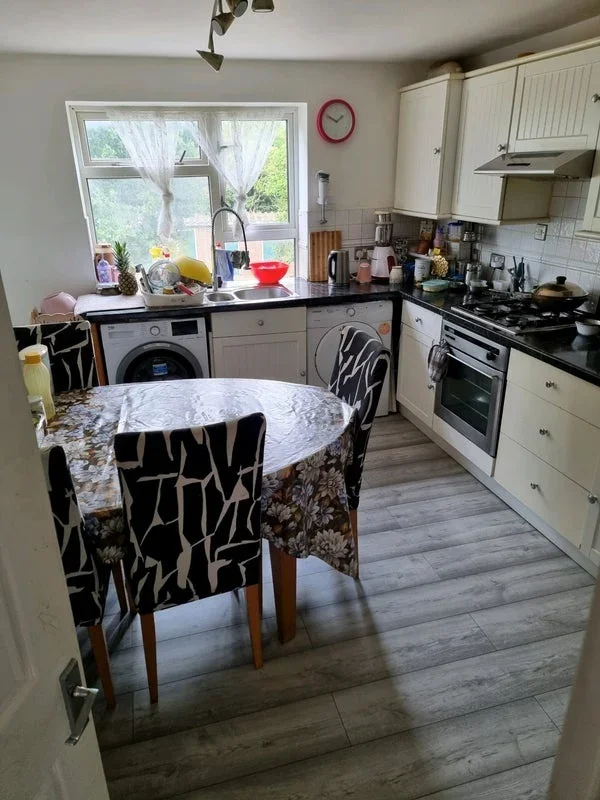 Flat Northfield Road in Greater London