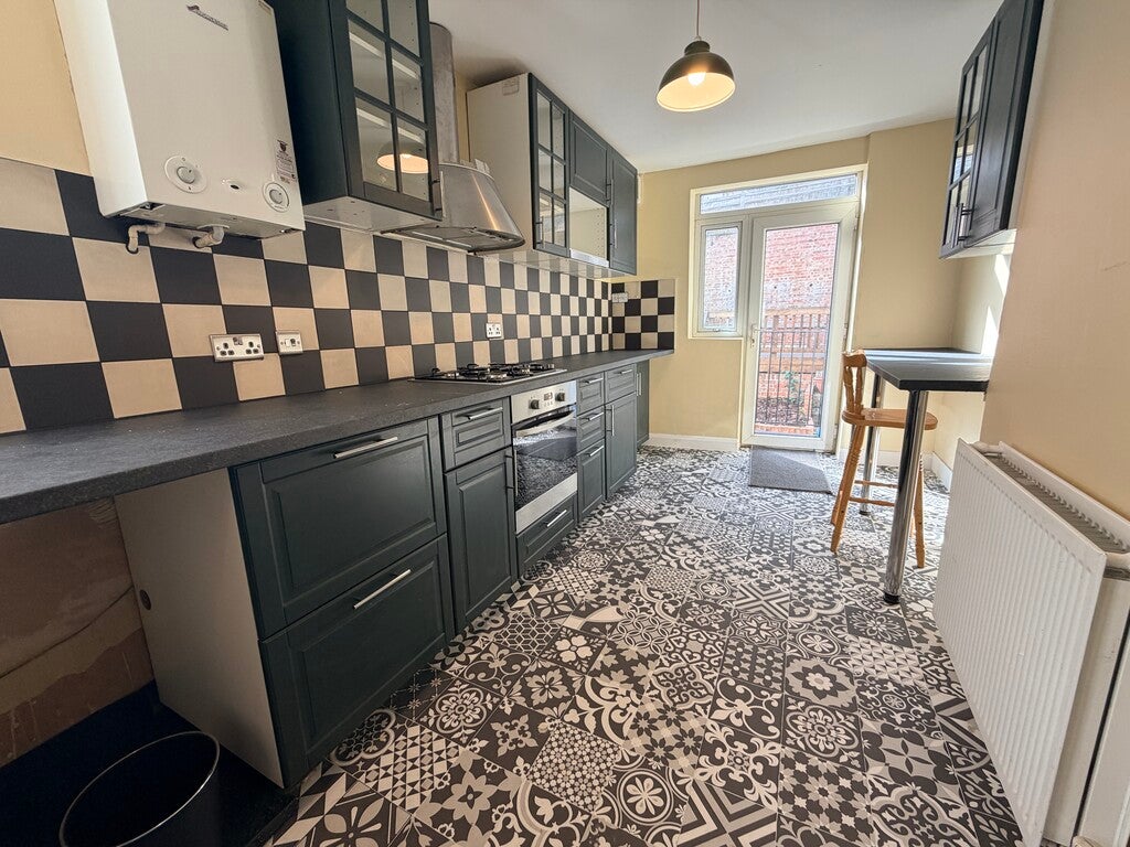 Flat Cambridge Gardens in St Leonards