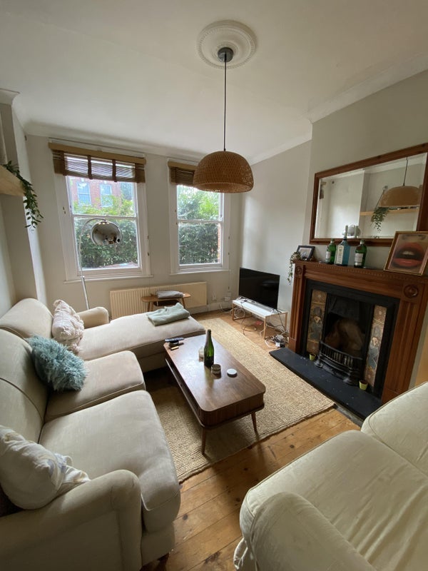 Room Cornwallis Road in Greater London