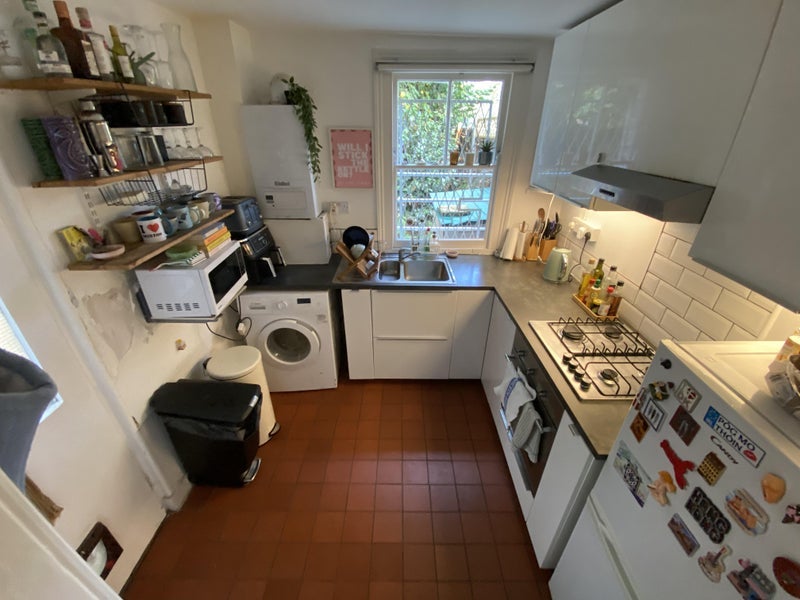 Room Cornwallis Road in Greater London