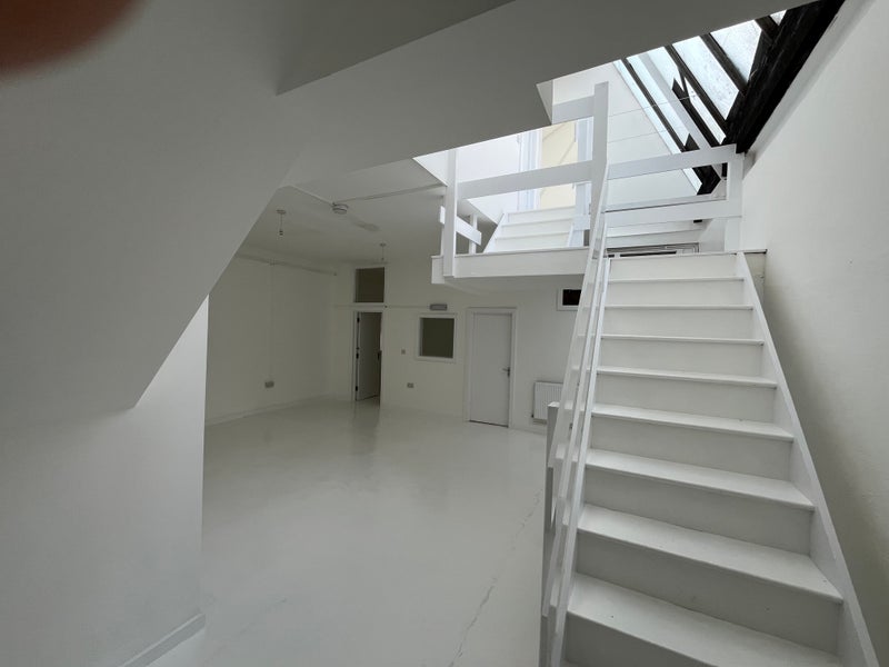 Room Hermitage Road in Greater London