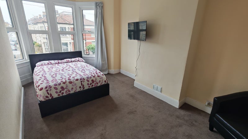 Room Ashley Down Road in Bristol