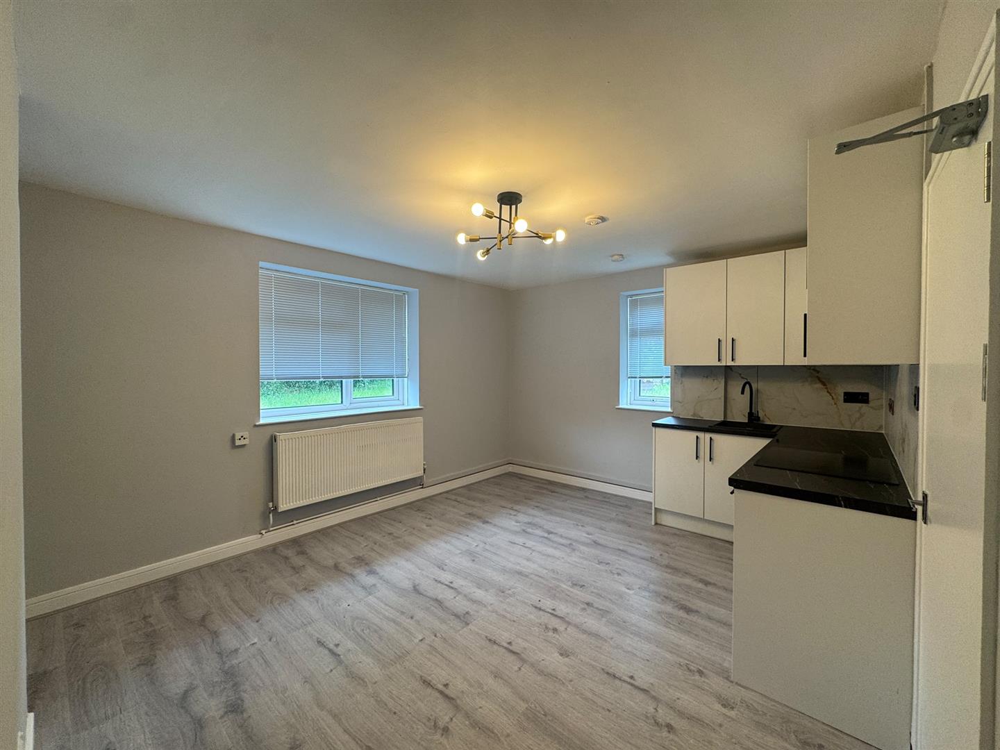 Flat Woodhall Road in Chelmsford