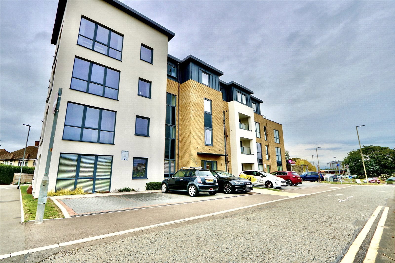 Flat St Albans Road in Watford