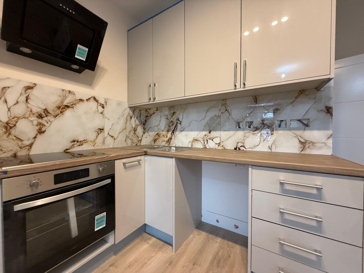 Flat Nibthwaite Road in Greater London