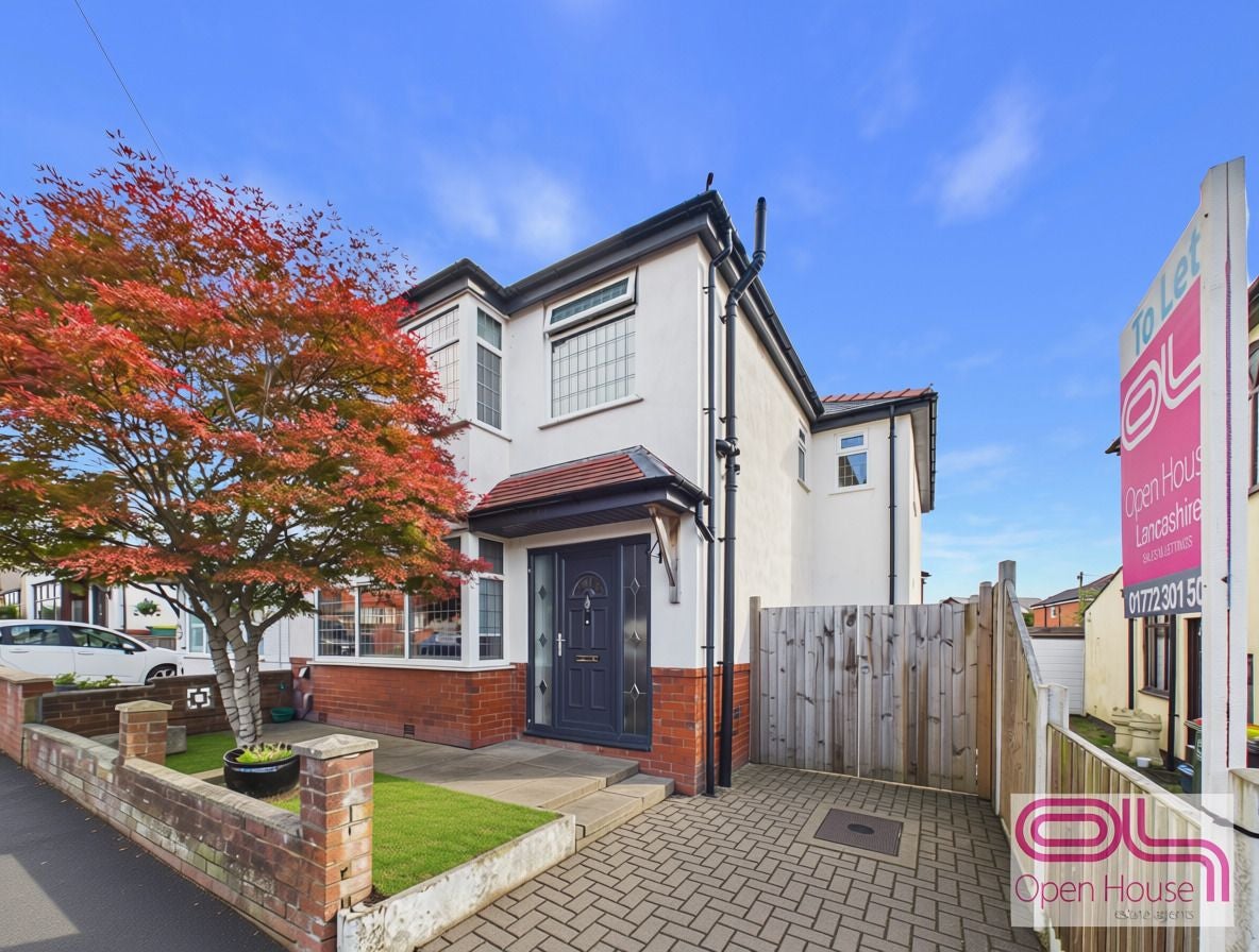 House Hawkhurst Road in Preston