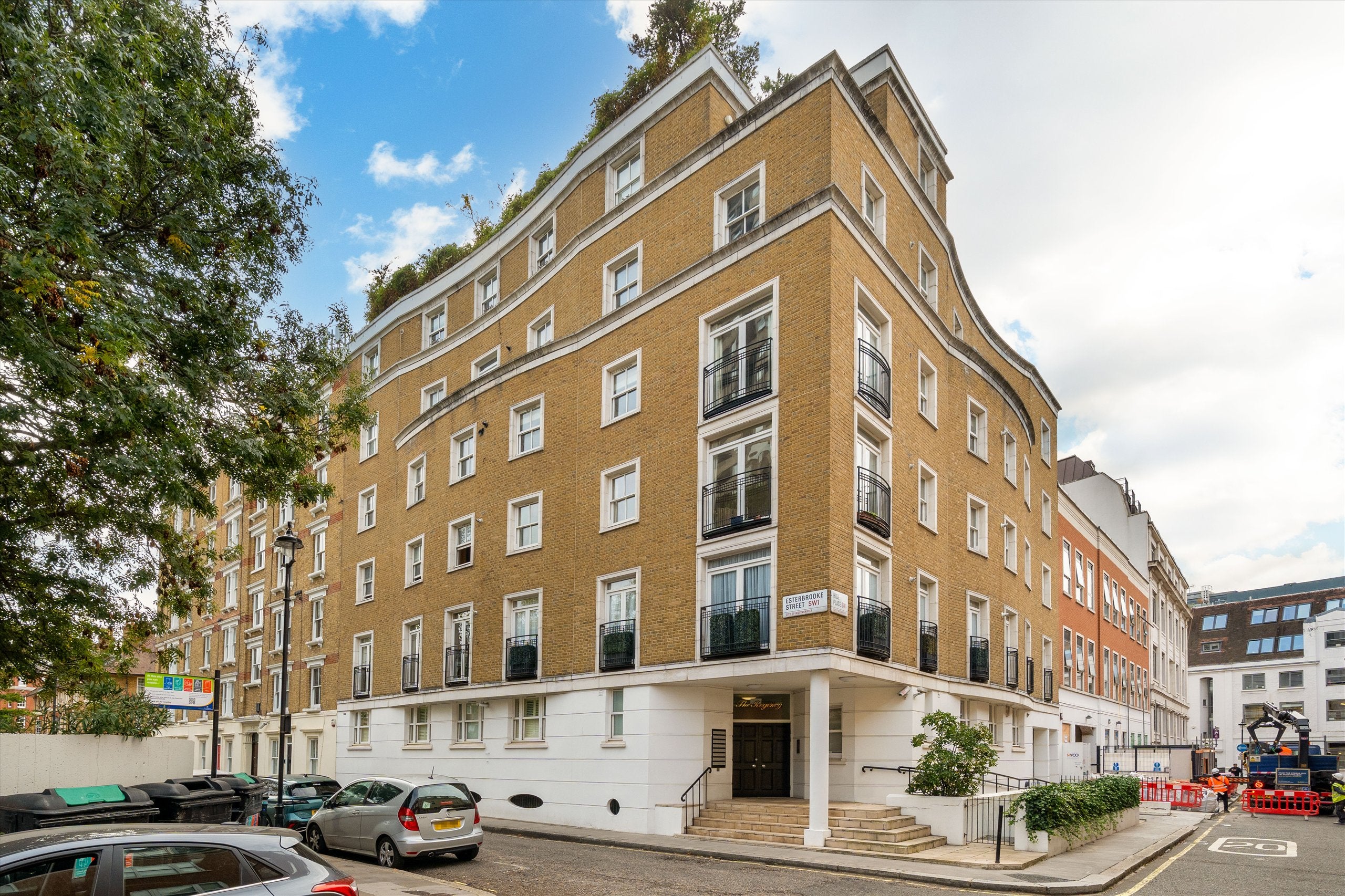 Flat Chapter Street in City of Westminster