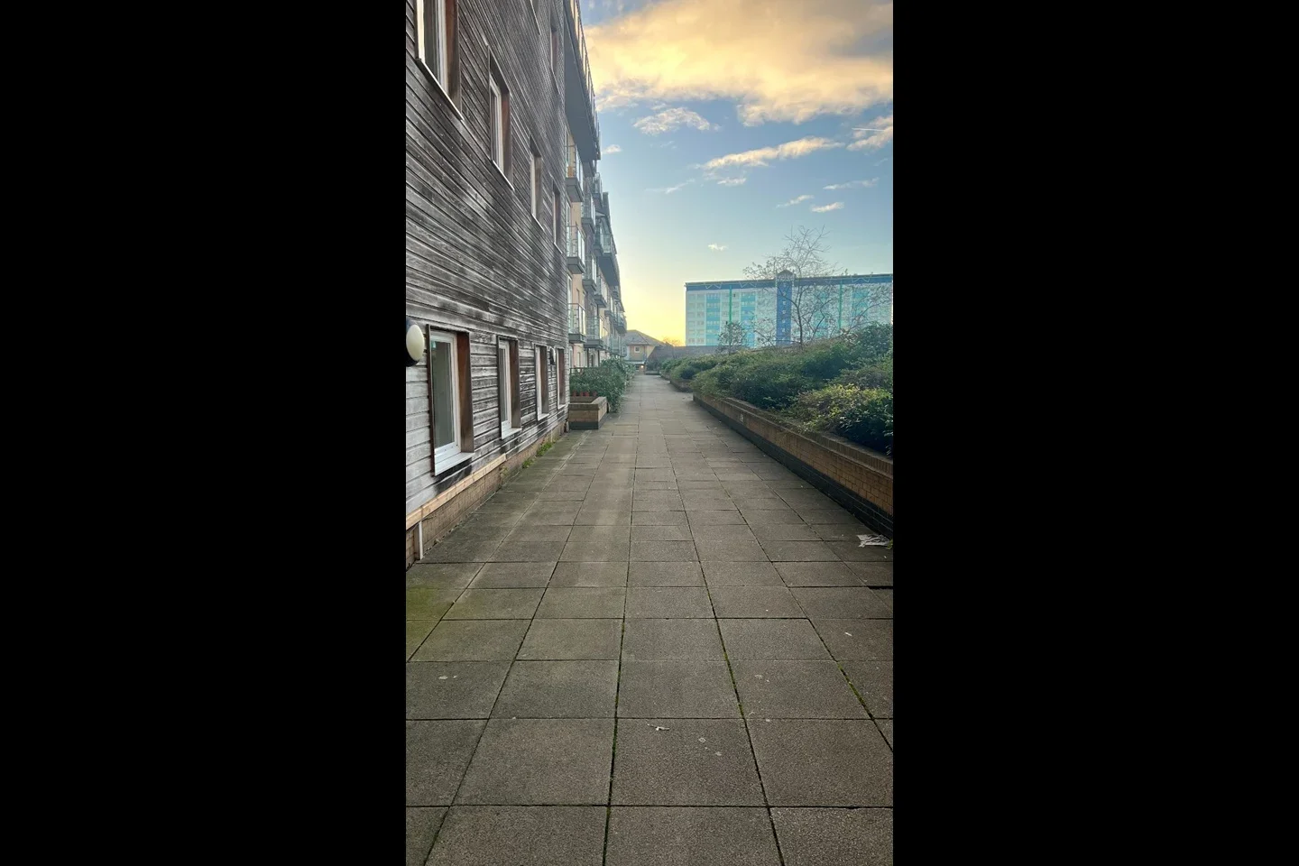 Flat Tilley Road in Greater London