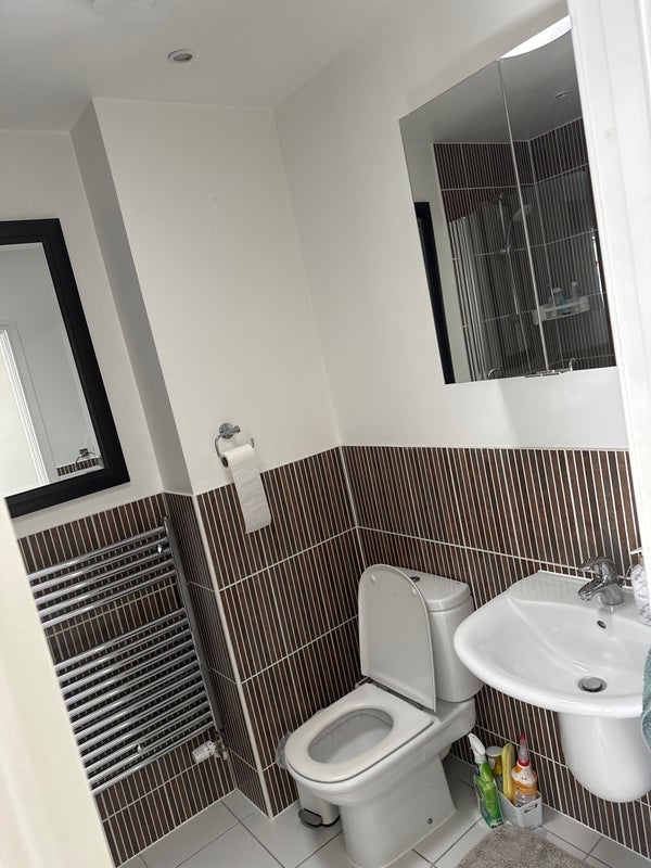 Room Argyll Court in Crawley