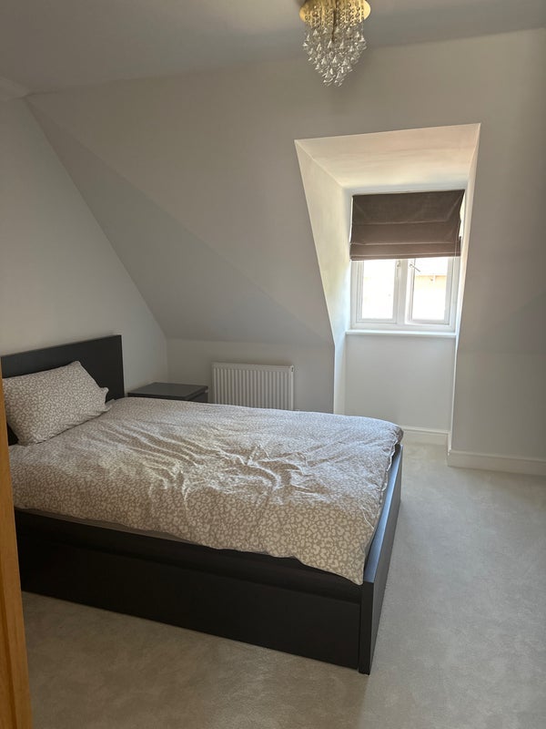 Room Argyll Court in Crawley