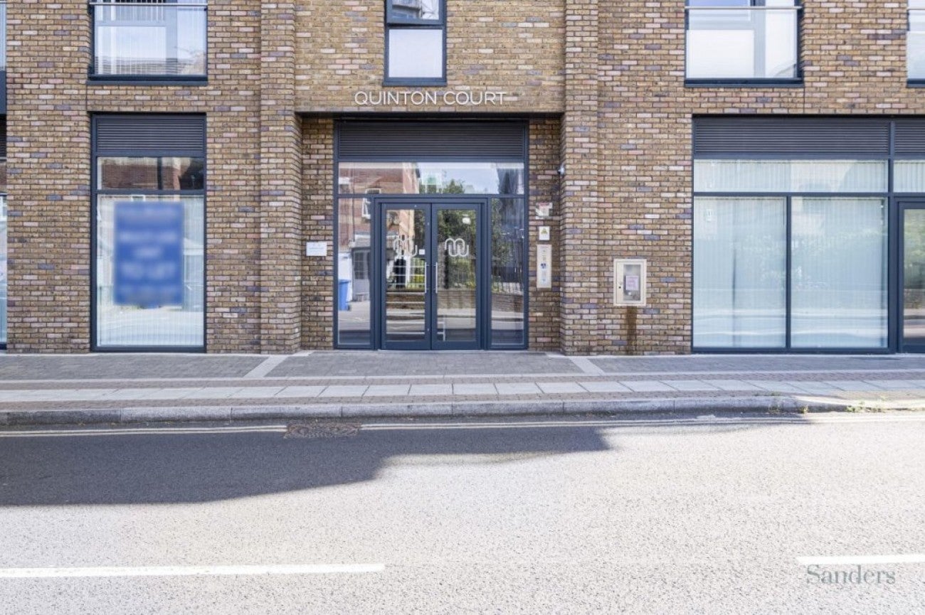 Flat Plough Way in Greater London
