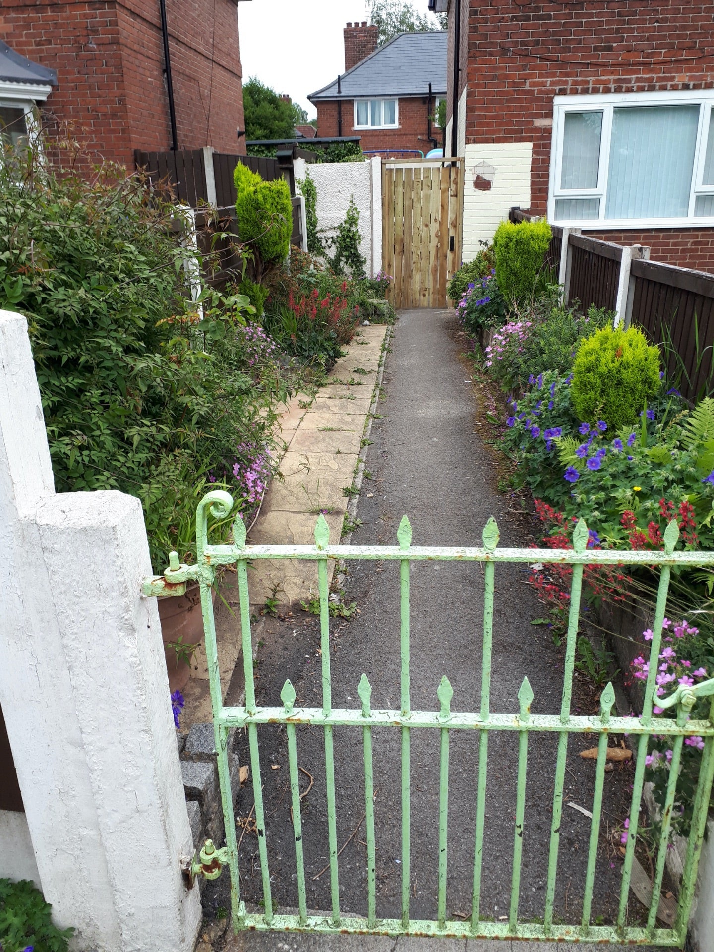Flat Longcroft Grove in Manchester