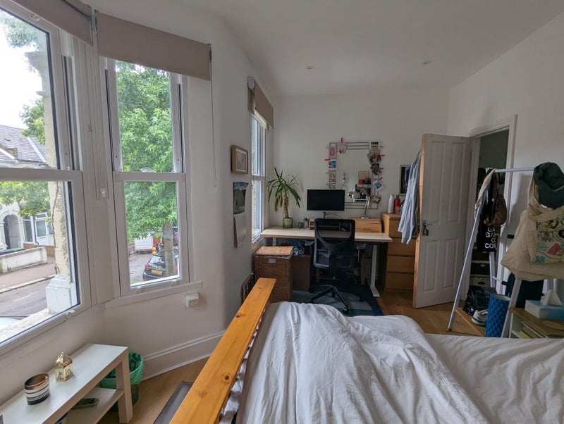Room Falmer Road in Greater London