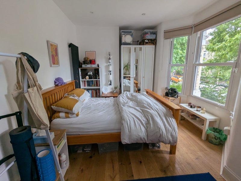 Room Falmer Road in Greater London