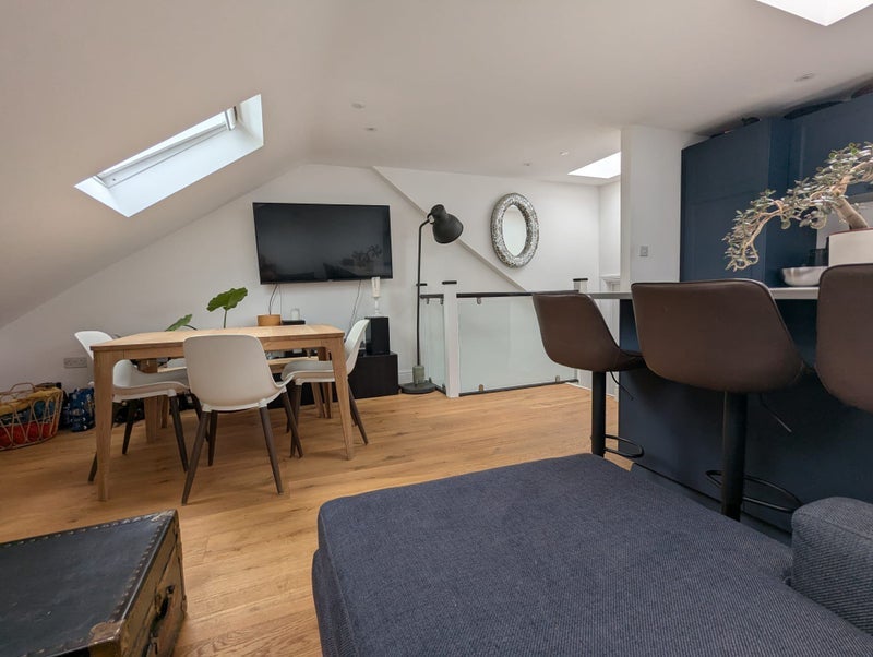 Room Falmer Road in Greater London